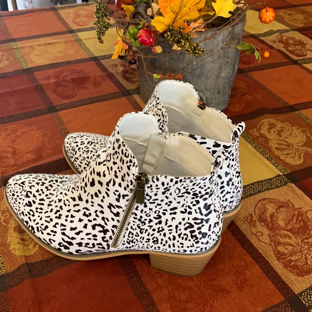 Ankle Boots NWOT